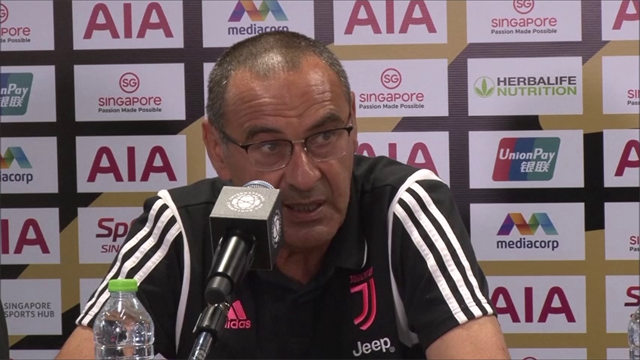 Sarri: "Ronaldo? Il primo tentativo è farlo partire da sinistra, la sua posizione" Sarri: "Ronaldo? Il primo tentativo è farlo partire da sinistra, la sua posizione"