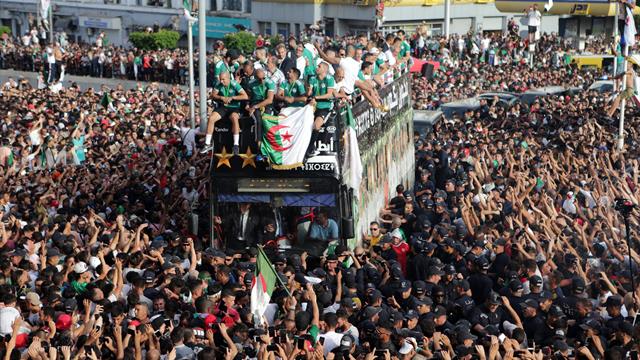 Algeria Campione d'Africa, l'accoglienza dei tifosi ad Algeri è faraonica Algeria Campione d'Africa, l'accoglienza dei tifosi ad Algeri è faraonica