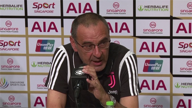 Sarri loda Ronaldo: "È il nostro miglior giocatore, è giusto che sul campo vada dove vuole" Sarri loda Ronaldo: "È il nostro miglior giocatore, è giusto che sul campo vada dove vuole"