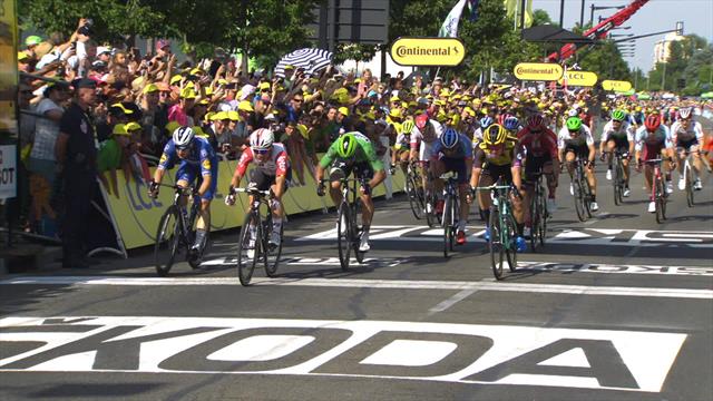 Das Sprint-Finish der 16. Etappe: Sagan in Nîmes geschlagen Das Sprint-Finish der 16. Etappe: Sagan in Nîmes geschlagen