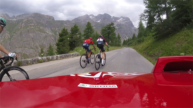 Tour de Francia 2019: El caótico final de la etapa 19ª desde el coche del director de carrera Tour de Francia 2019: El caótico final de la etapa 19ª desde el coche del director de carrera