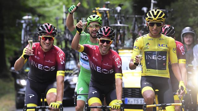 Photobomb! Sagan crasht Siegerfoto von Ineos Photobomb! Sagan crasht Siegerfoto von Ineos