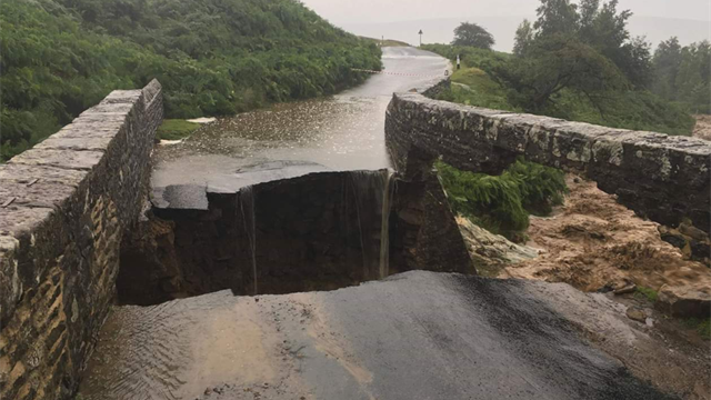 Brücke auf WM-Strecke eingestürzt: Wetter sorgt für Chaos