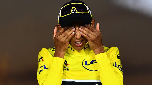 Bernal gerührt: So dankt er seinen Eltern für den Tour-Sieg Bernal gerührt: So dankt er seinen Eltern für den Tour-Sieg