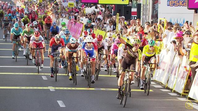 Ackermann im Zielsprint eingeklemmt - Mezgec nutzt die Chance Ackermann im Zielsprint eingeklemmt - Mezgec nutzt die Chance