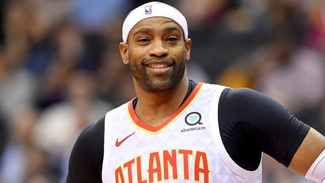 Vince Carter resta un altro anno ad Atlanta: con 22 stagioni sarà il più longevo della storia NBA