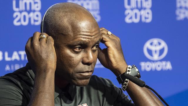 Carl Lewis milite pour la tenue des JO de Tokyo... en 2022