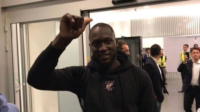 Lukaku è già sbarcato a Milano! Tifosi dell'Inter in visibilio: "Segna a Torino..." Lukaku è già sbarcato a Milano! Tifosi dell'Inter in visibilio: "Segna a Torino..."