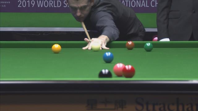 Selby lucks out with incredible fluke on red Selby lucks out with incredible fluke on red