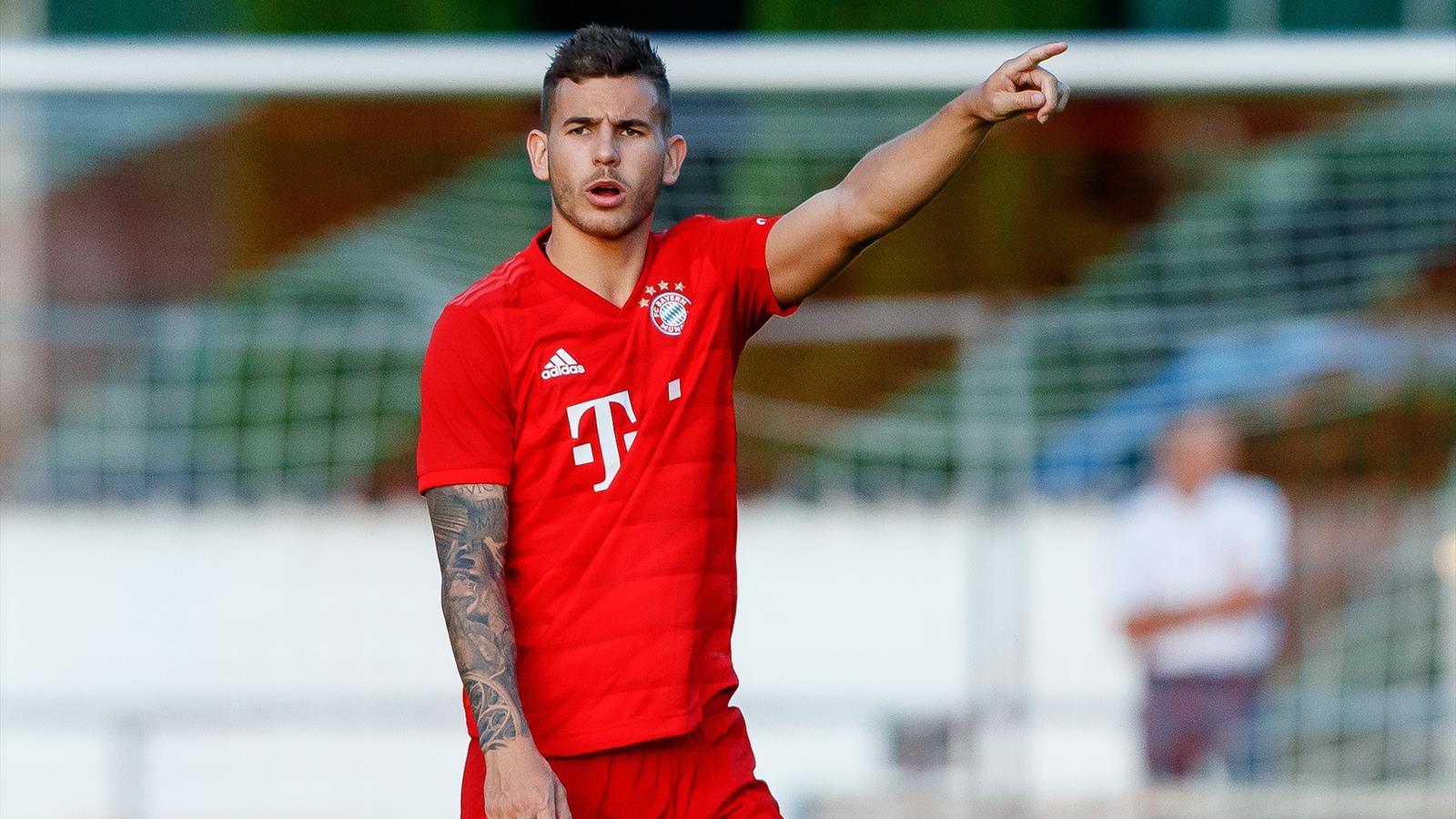 FC Bayern: Lucas Hernández gibt Debüt bei Schützenfest im ...