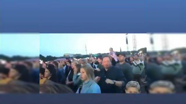 Слуцкий пришел на концерт Pink и исполнил забавнейший танец
