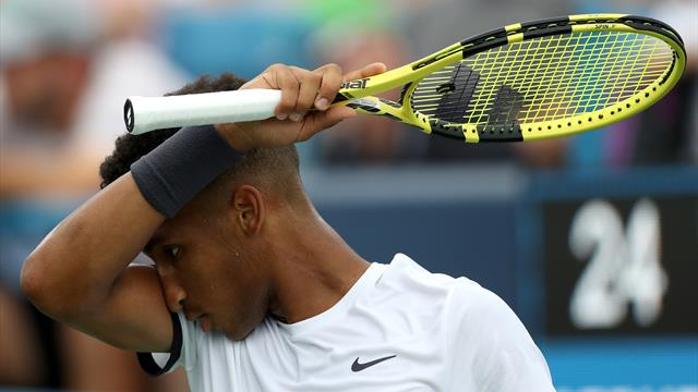 Auger-Aliassime n'y arrive plus, Dimitrov se lance bien