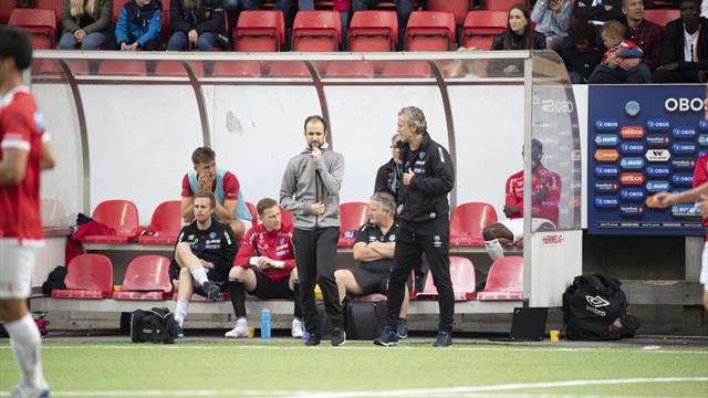 Hevder streikende OBOS-trener har sagt opp – klubben mener noe annet