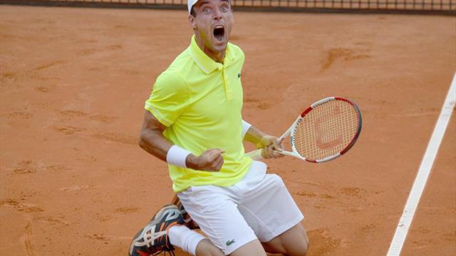 El español Bautista Agut vence a Hurkacz y pasa a la segunda ronda
