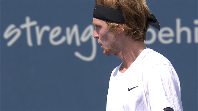 Un succès de prestige avant de défier Federer : Rublev a pris le dessus sur Wawrinka Un succès de prestige avant de défier Federer : Rublev a pris le dessus sur Wawrinka