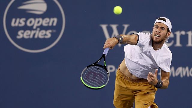 Kyrgios s'est sabordé, Khachanov a su rester à flot : le résumé du match en vidéo Kyrgios s'est sabordé, Khachanov a su rester à flot : le résumé du match en vidéo