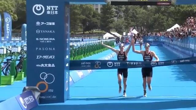 Hand in Hand über die Ziellinie: Doppeldisqualifikation bei Triathlon Hand in Hand über die Ziellinie: Doppeldisqualifikation bei Triathlon