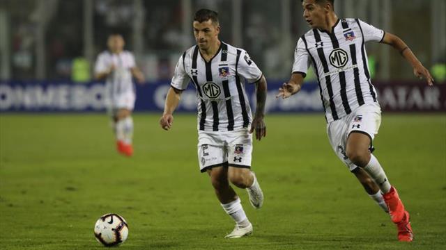 Colo Colo abre la jornada en Chile con la meta de acercarse a la Católica