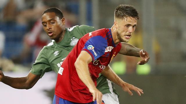 Former Norwich striker Van Wolfswinkel undergoes brain aneurysm treatment