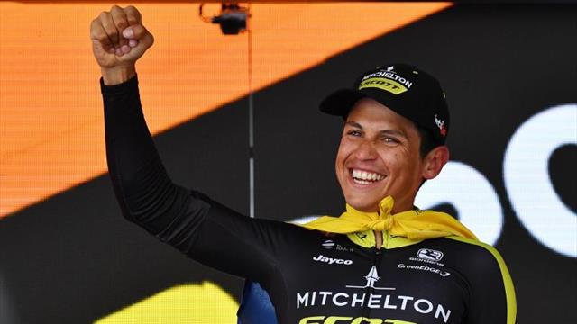 Esteban Chaves: "El recorrido de La Vuelta es bueno para ciclistas como yo"