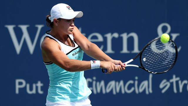Barty renverse Sakkari et file dans le dernier carr