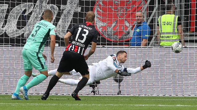 Avant Strasbourg, Francfort réussit sa rentrée