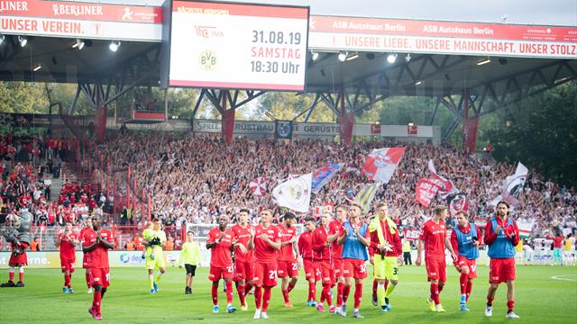 Tra silenzio, lacrime e proteste: il debutto in Bundesliga dell'Union Berlino è un romanzo