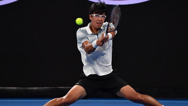 Napolitano si arrende a Hyeon Chung: l'azzurro ko nelle qualificazioni Napolitano si arrende a Hyeon Chung: l'azzurro ko nelle qualificazioni