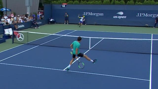 Avec cette volée en tweener, Martinez s'offre le point des qualifications Avec cette volée en tweener, Martinez s'offre le point des qualifications