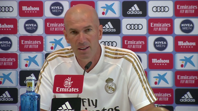 Zidane spekuliert über mögliche "Transfer-Bombe" Zidane spekuliert über mögliche "Transfer-Bombe"