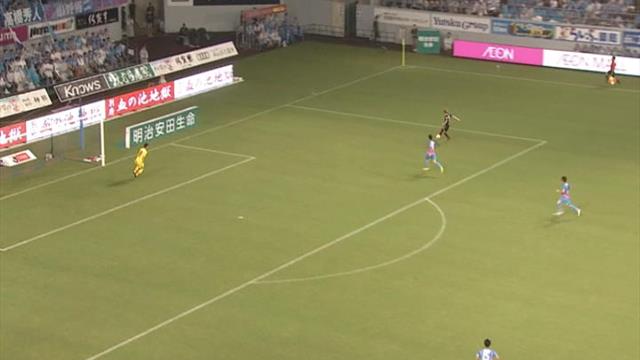 L'offrande délicieuse d'Iniesta contre Sagan Tosu L'offrande délicieuse d'Iniesta contre Sagan Tosu