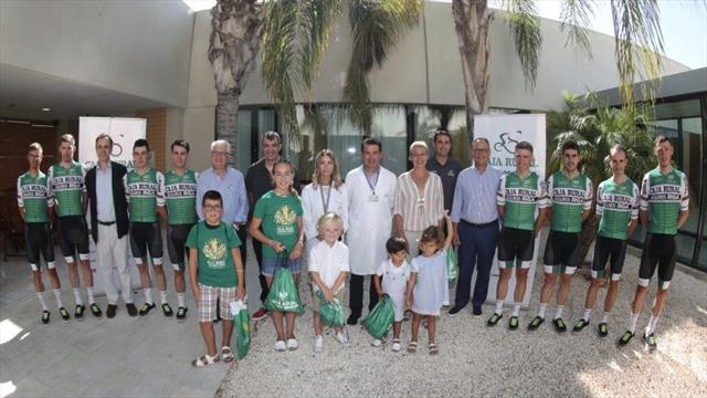 Vuelta a España 2019: Los ciclistas del Caja Rural visitan a los niños del Hospital de Torrevieja Vuelta a España 2019: Los ciclistas del Caja Rural visitan a los niños del Hospital de Torrevieja