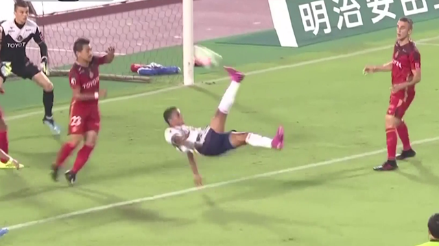 Erik Lima scores stunning bicycle kick for Yokohama Marinos Erik Lima scores stunning bicycle kick for Yokohama Marinos