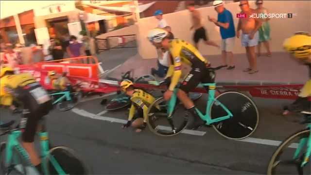 Mit Video | Sturz wirft Martin und Roglic zurück - Astana gewinnt Auftakt