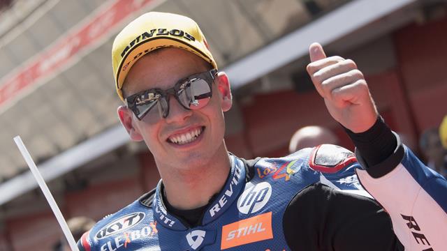 Moto2: vince Fernandez davanti a Navarro e Binder, Alex Marquez cade ma resta leader del mondiale
