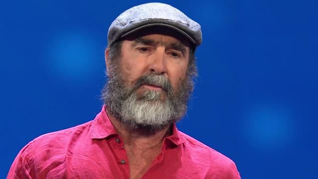 Lo strano discorso di Eric Cantona: "Crimini e guerre si moltiplicheranno. Io amo il football" Lo strano discorso di Eric Cantona: "Crimini e guerre si moltiplicheranno. Io amo il football"