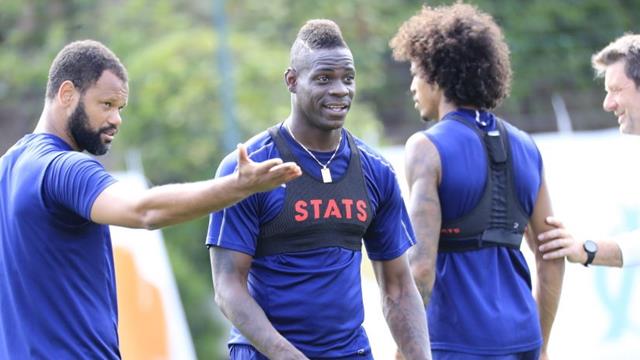 Balotelli needs to score 25 goals to earn Italy recall, says Mancini