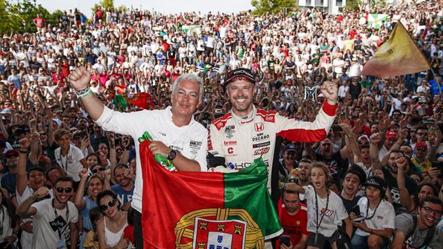 Cinq questions rapides à Tiago Monteiro