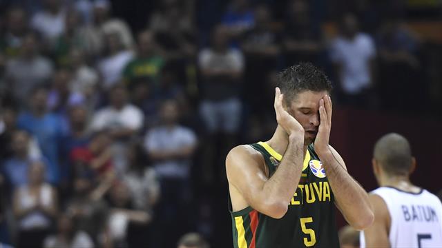 Grave errore in Francia-Lituania, la Fiba sospende fino a fine torneo la terna arbitrale