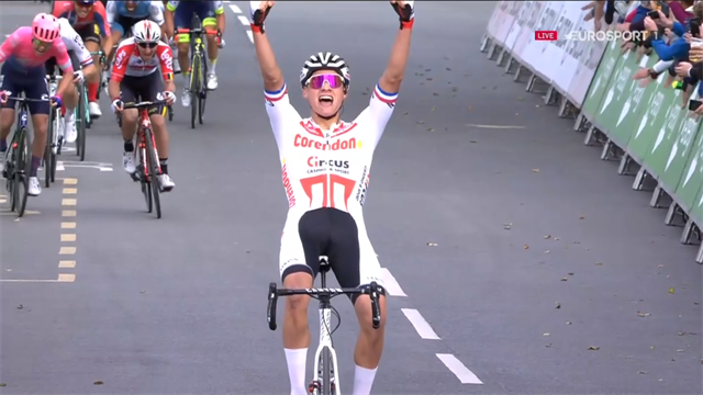 Tour of Britain | Mathieu van der Poel spurt met overmacht naar zege Tour of Britain | Mathieu van der Poel spurt met overmacht naar zege