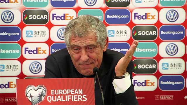 Fernando Santos: "Ronaldo è il migliore del mondo. Non c'è stadio in cui non venga applaudito" Fernando Santos: "Ronaldo è il migliore del mondo. Non c'è stadio in cui non venga applaudito"