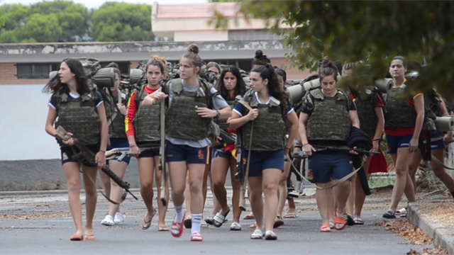 Entrenamiento de élite militar para las leonas de rugby Entrenamiento de élite militar para las leonas de rugby