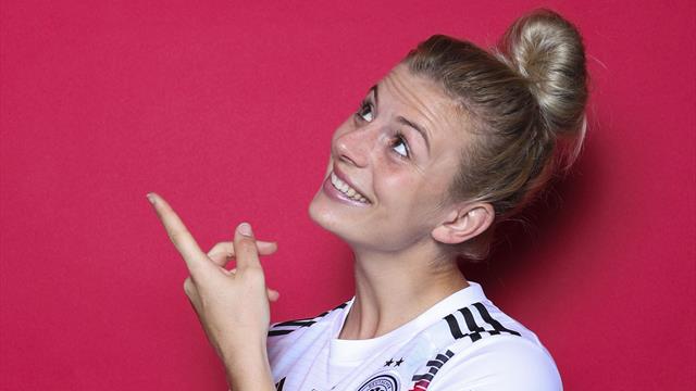 Nationalspielerin Elsig: "Frauenfußball müsste auf Social Media noch mehr gefördert werden"