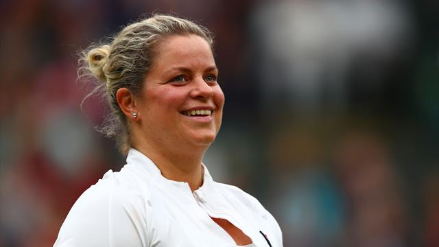 Clijsters announces delay to second return from retirement