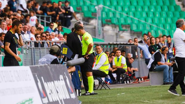 "Le VAR tue le foot" : les Verts et les Violets en ont ras-le-bol