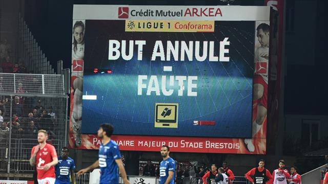 "Et si les joueurs refusaient de reprendre le jeu ?" : Brest - Rennes pourrait faire jurisprudence "Et si les joueurs refusaient de reprendre le jeu ?" : Brest - Rennes pourrait faire jurisprudence