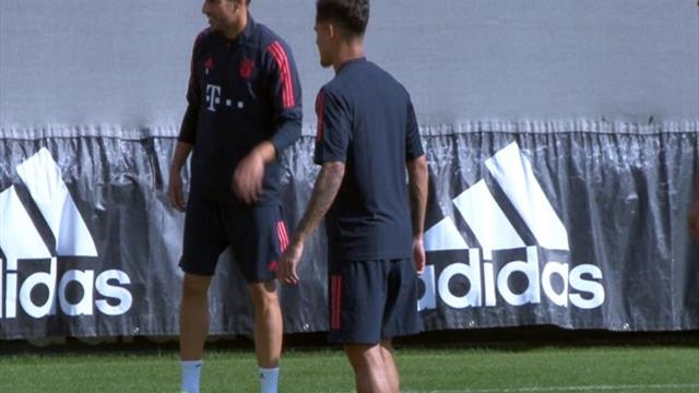 Schrecksekunde im Bayern-Training: Was macht Lewandowski da mit Martinez? Schrecksekunde im Bayern-Training: Was macht Lewandowski da mit Martinez?