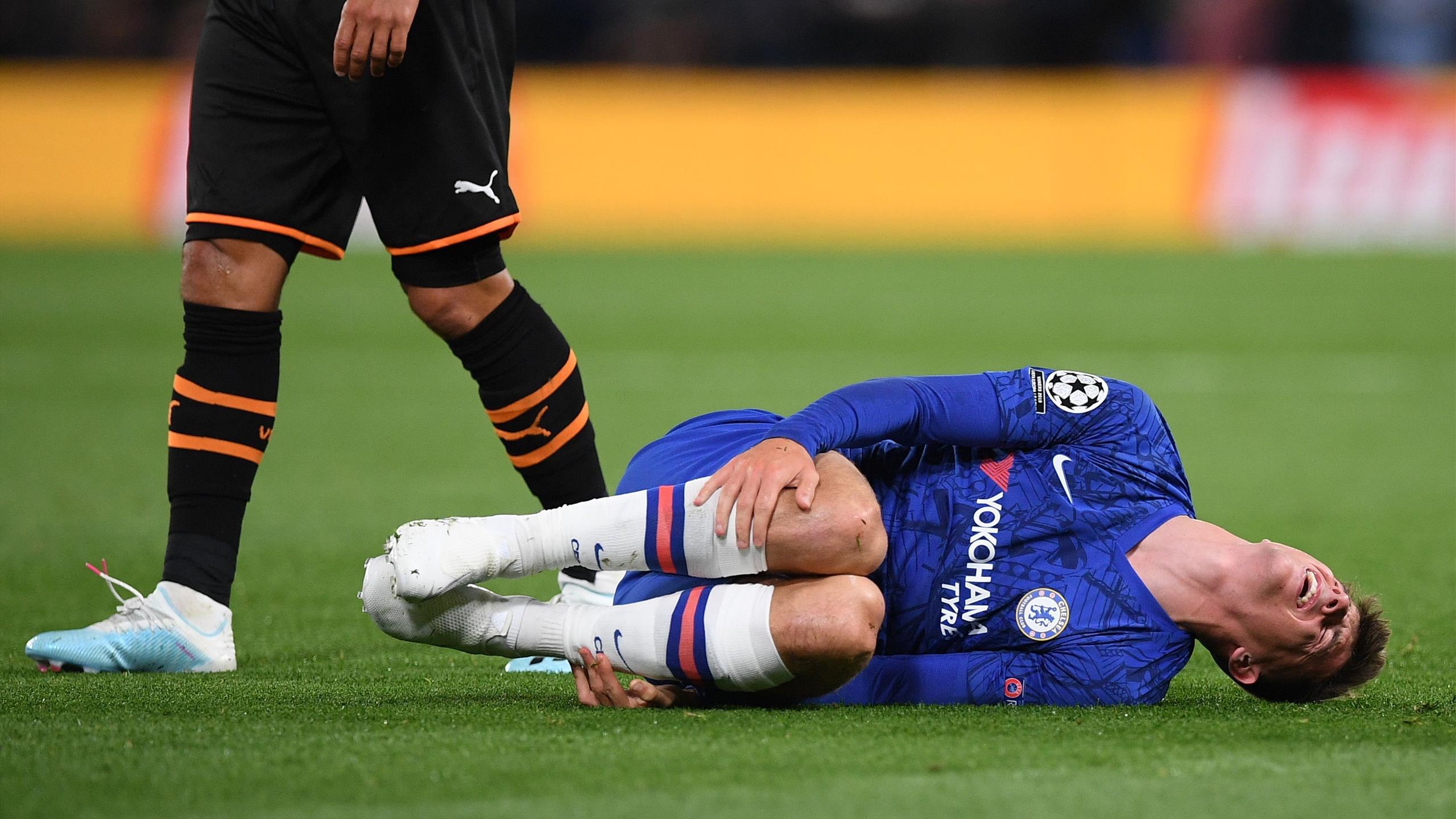 Football News Chelsea To Assess Mount Injury After Valencia Defeat
