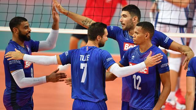 Toujours invaincus, les Bleus tracent leur route