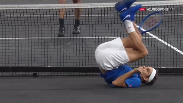 Laver Cup 2019: ¡Por los suelos! La extraña caída de Roger Federer Laver Cup 2019: ¡Por los suelos! La extraña caída de Roger Federer